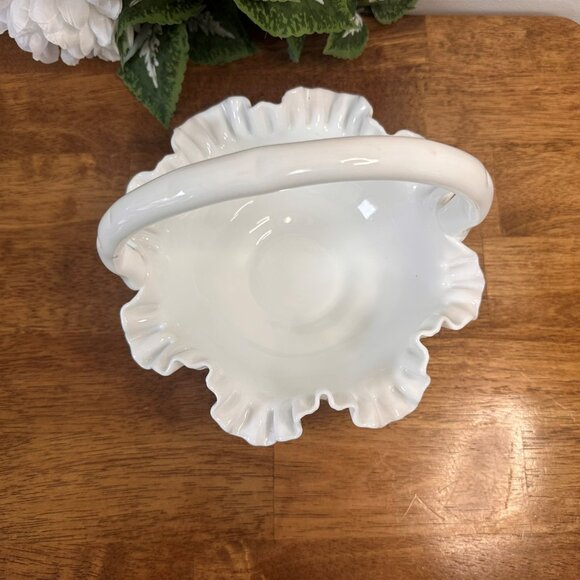 Fenton Milk Glass Cabbage Rose Basket‎ Vintage White Ruffled Edge Handle Wedding - Picture 5 of 5